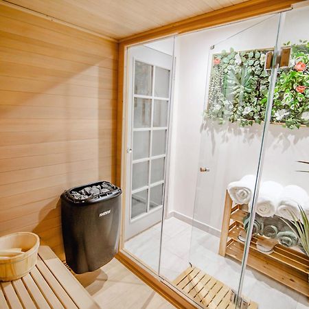 Modern Central Luxury Home With Hot Tub Sauna 11Ppl เชฟฟิลด์ ภายนอก รูปภาพ